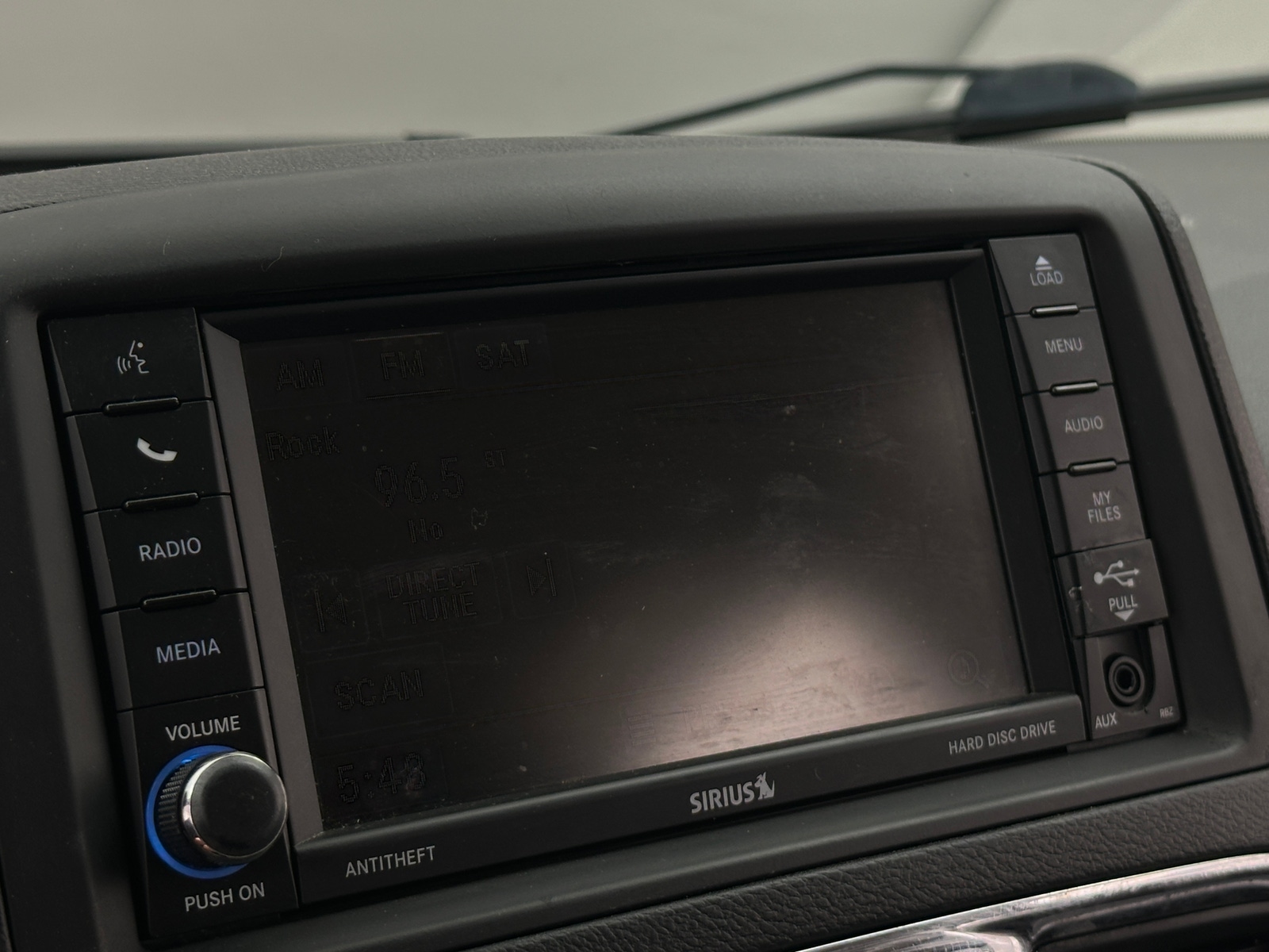 Thumbnail: 2016 Chrysler Town & Country - 3