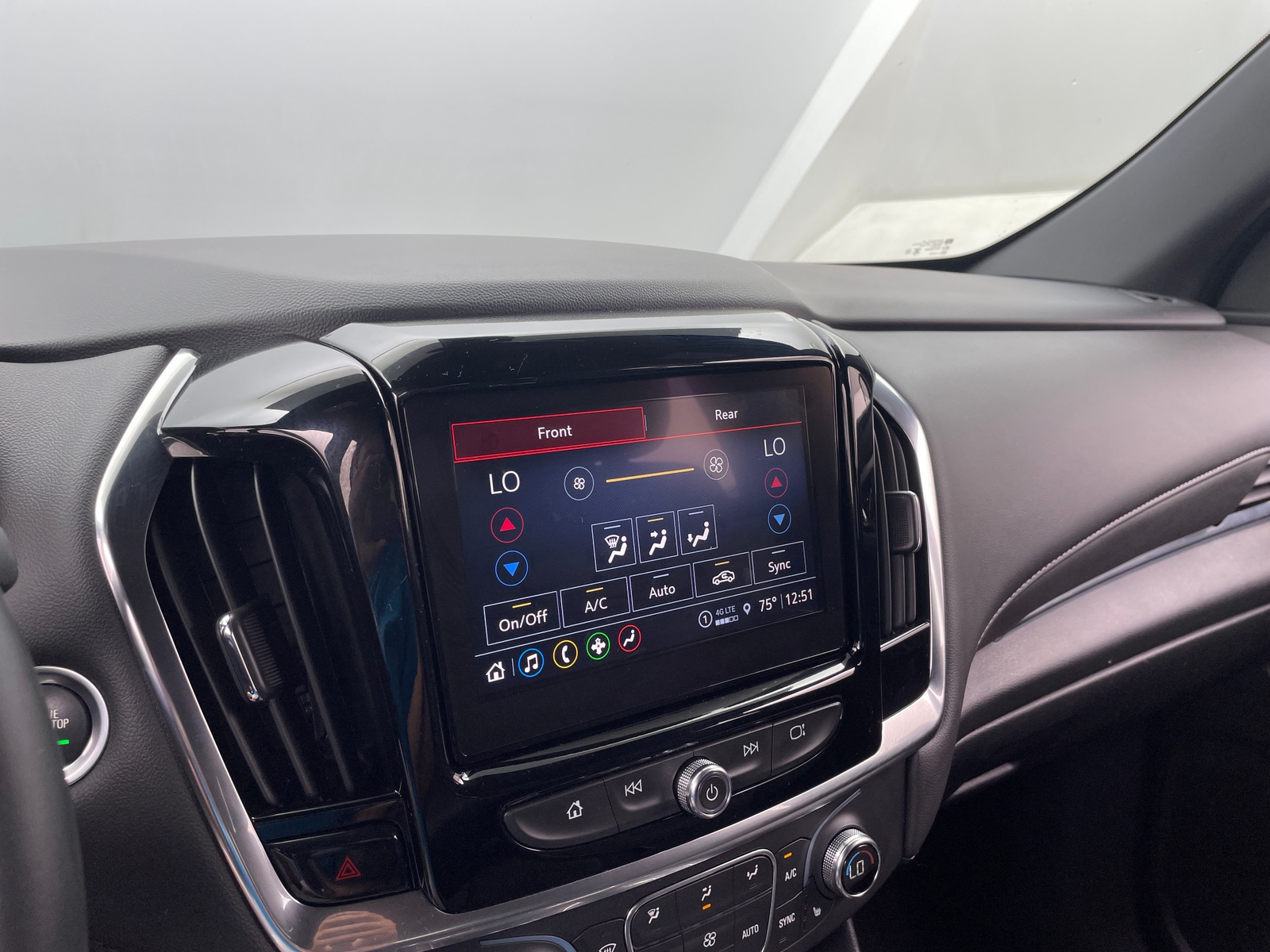 Thumbnail: 2023 Chevrolet Traverse - 4