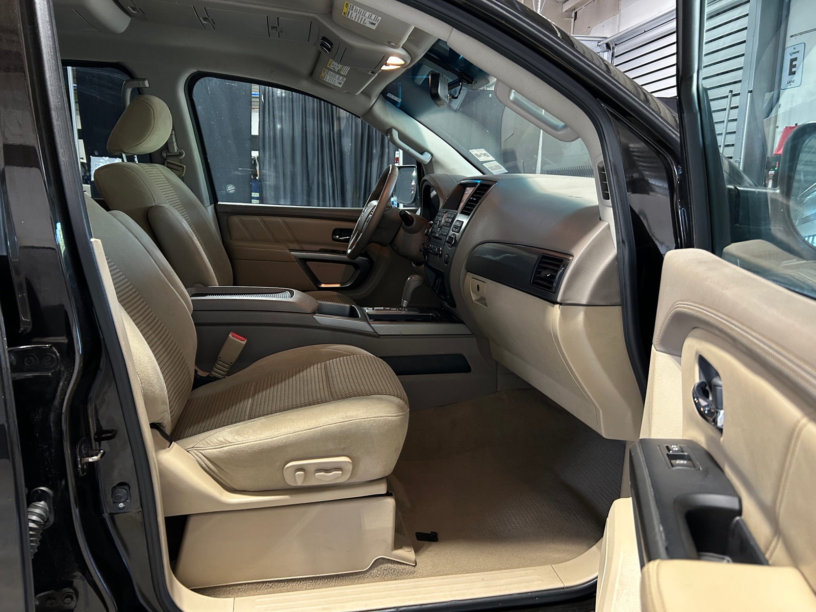 Thumbnail: 2015 Nissan Armada - 2