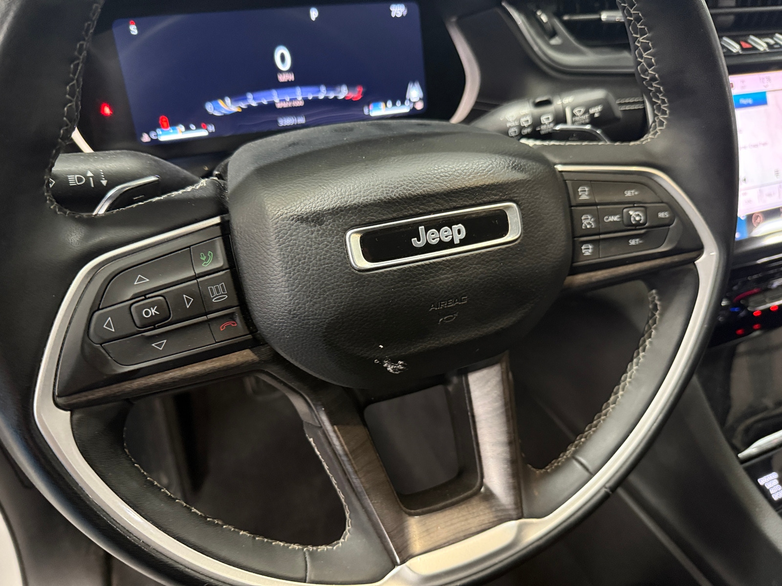 Thumbnail: 2023 Jeep Grand Cherokee - 4