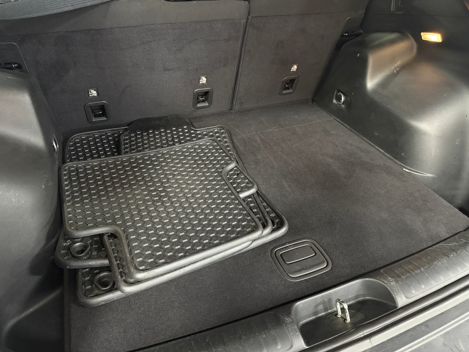 Thumbnail: 2019 Jeep Cherokee - 7