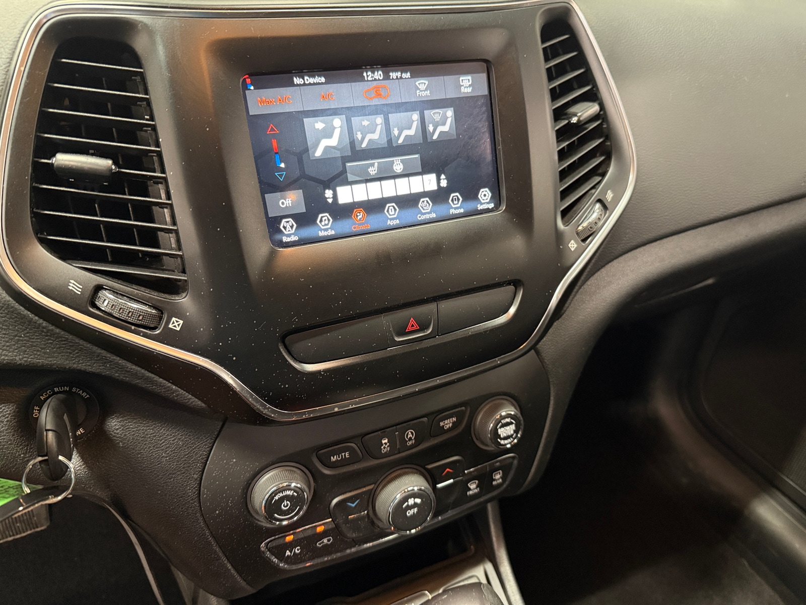 Thumbnail: 2019 Jeep Cherokee - 4