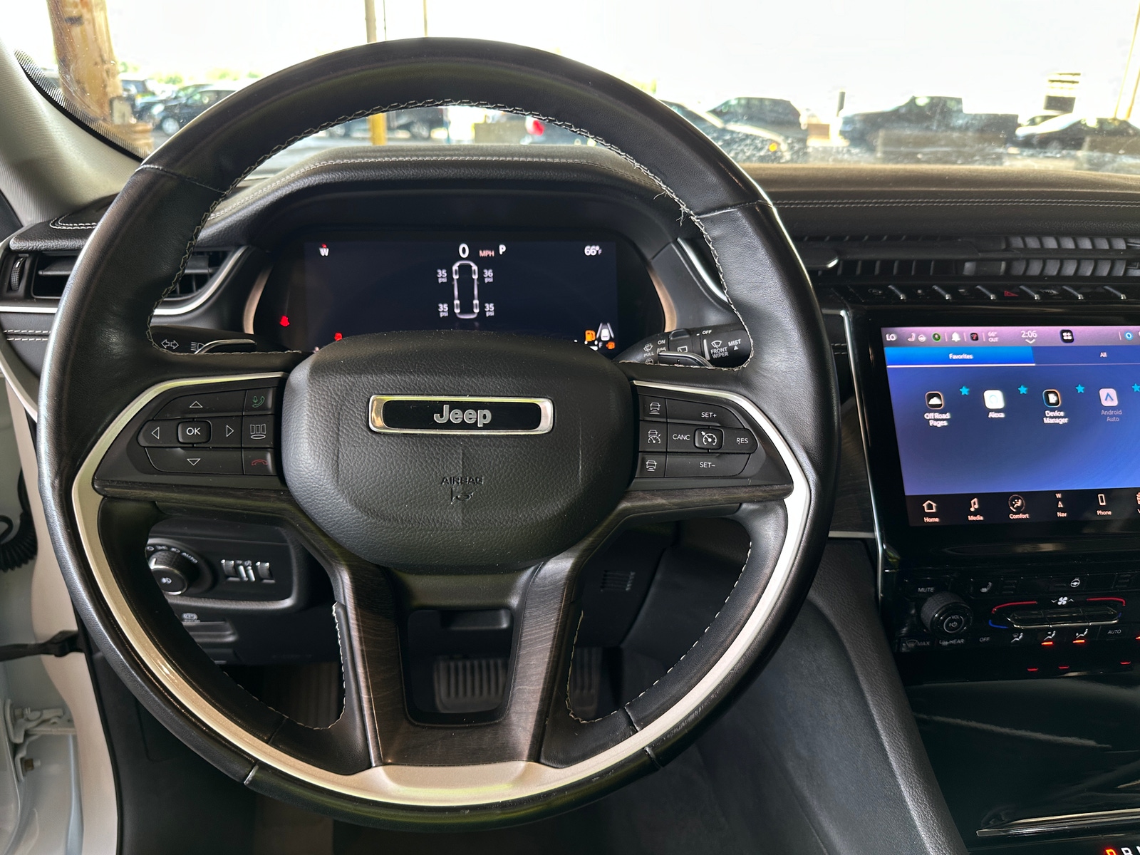 Thumbnail: 2022 Jeep Grand Cherokee - 4