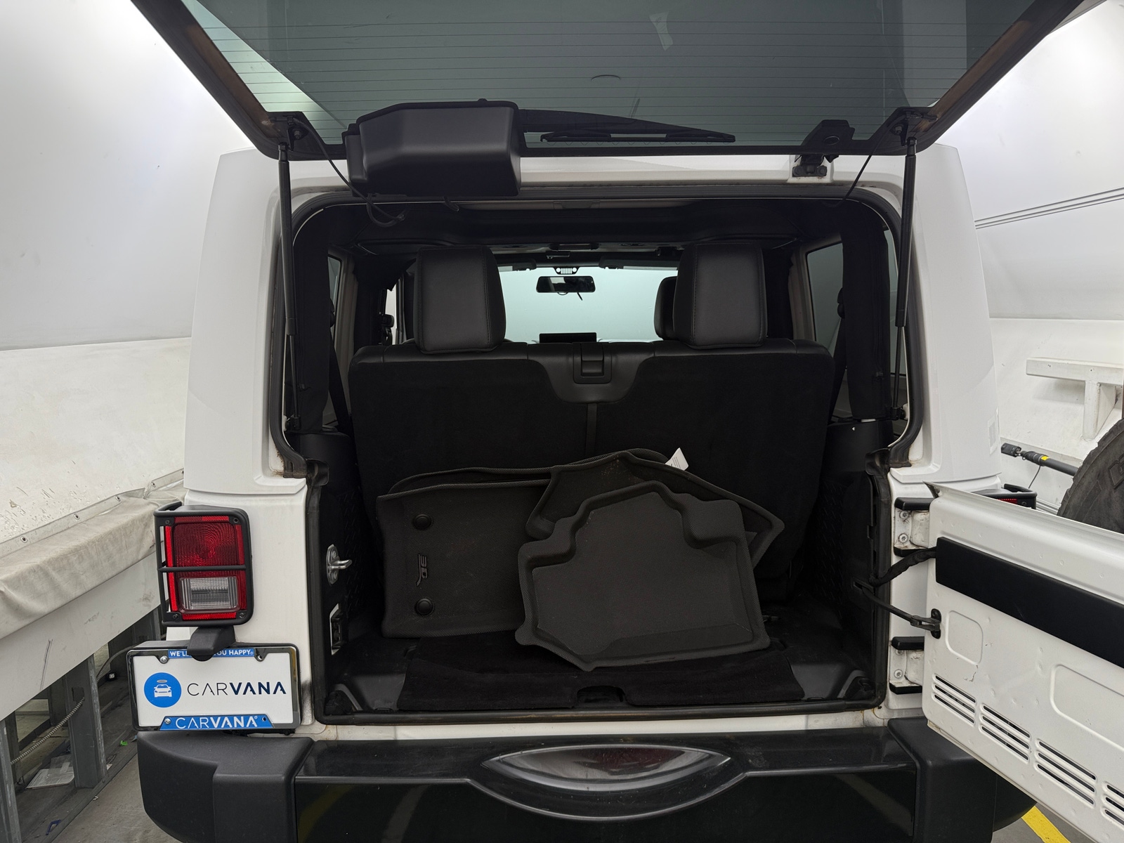 Thumbnail: 2015 Jeep Wrangler - 6
