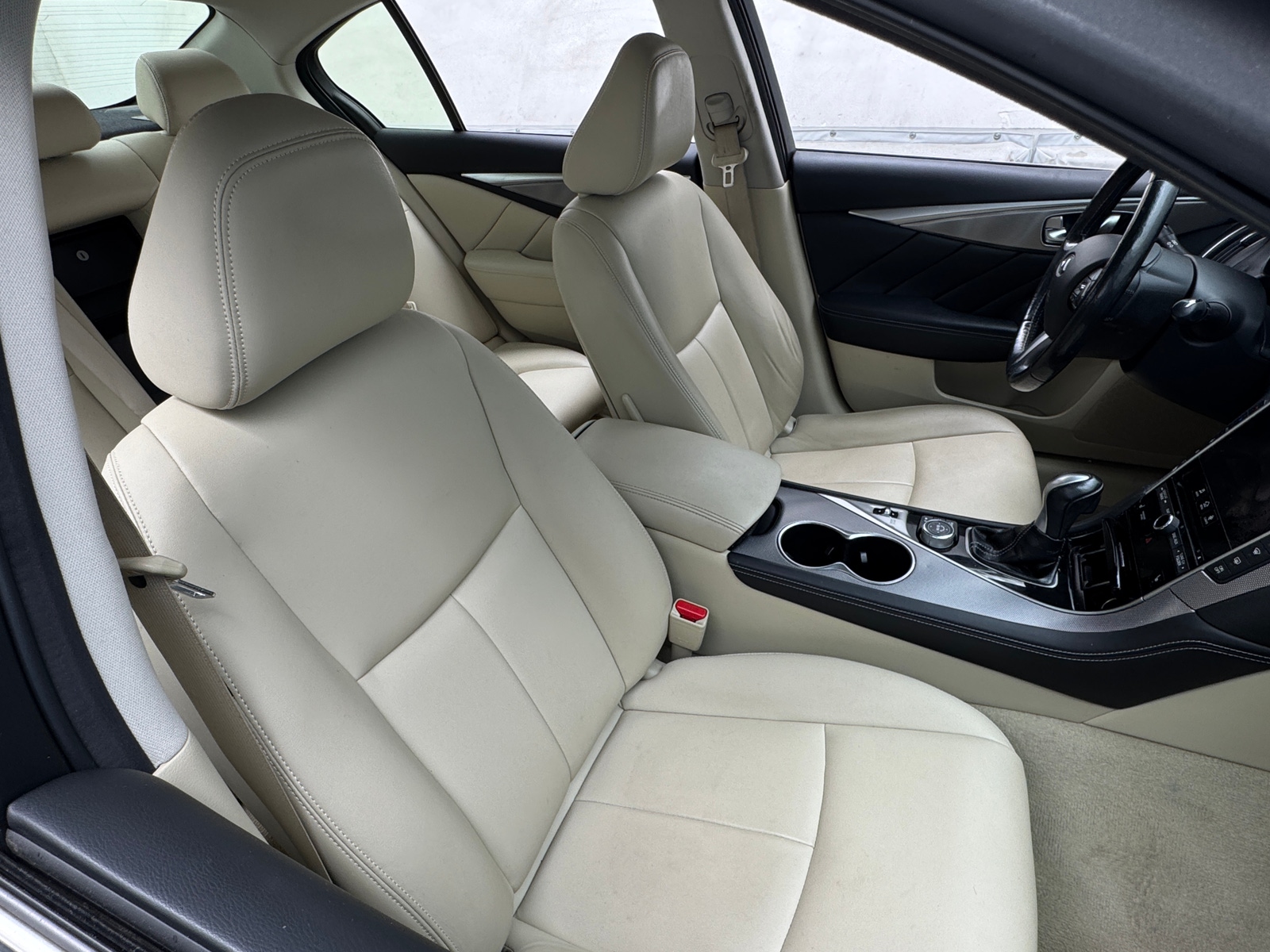 Thumbnail: 2015 INFINITI Q50 - 2