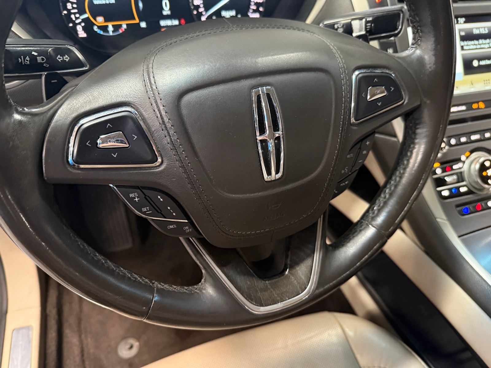 Thumbnail: 2017 Lincoln MKZ - 4