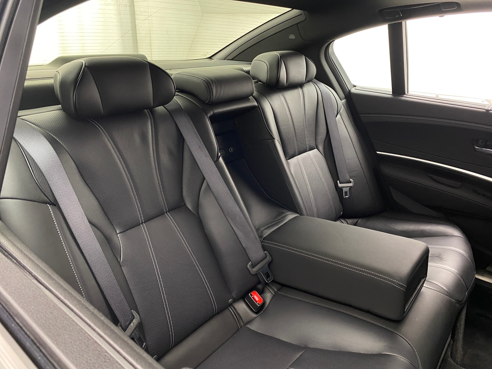 Thumbnail: 2020 Acura RLX - 5