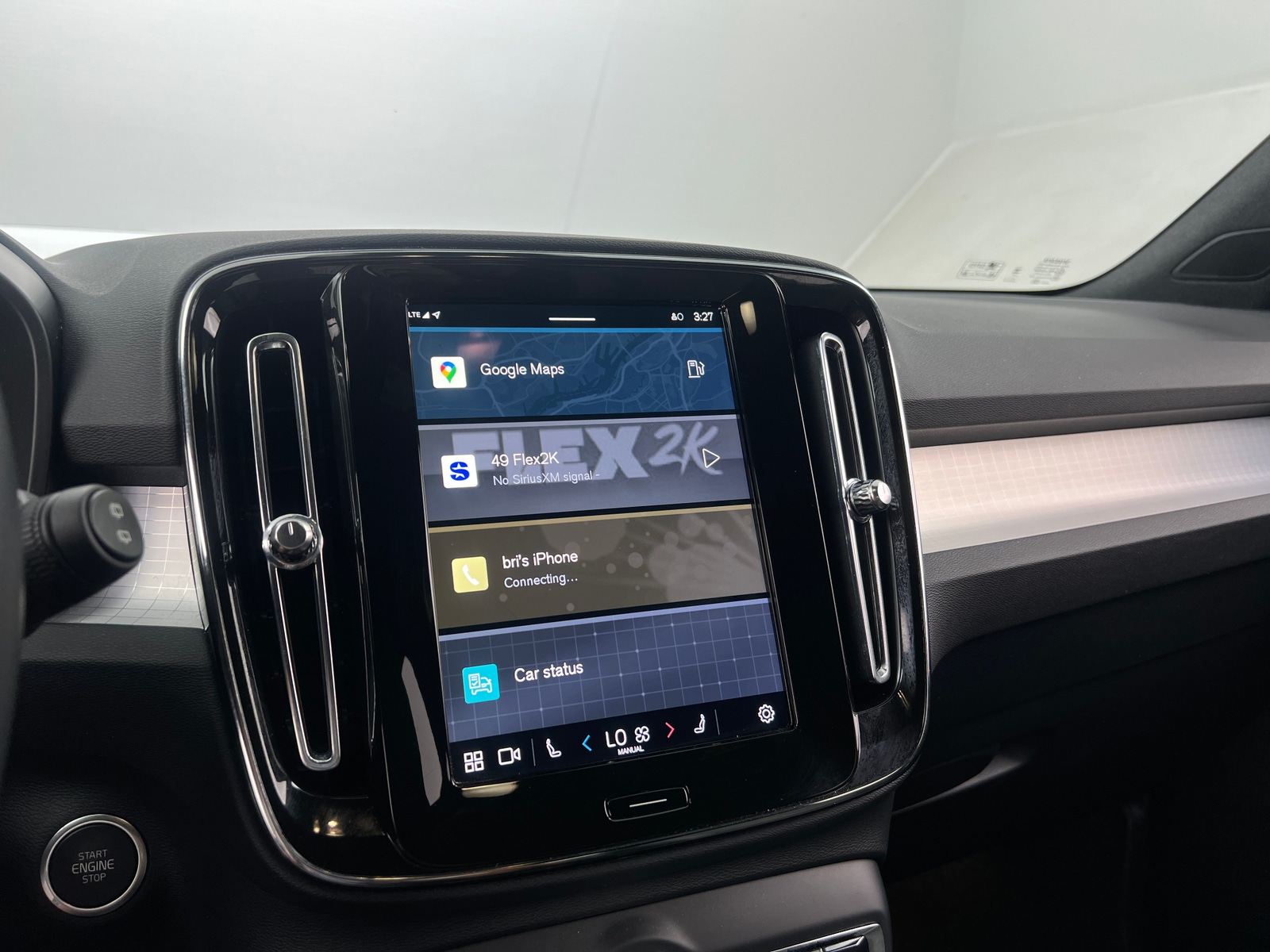 Thumbnail: 2025 Volvo XC40 - 4
