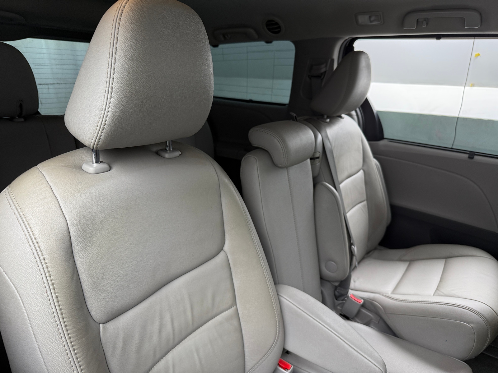 Thumbnail: 2018 Toyota Sienna - 6