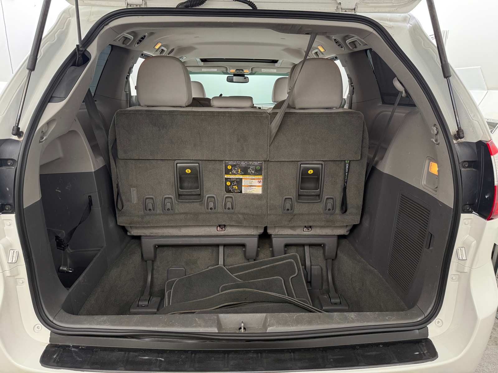 Thumbnail: 2018 Toyota Sienna - 7