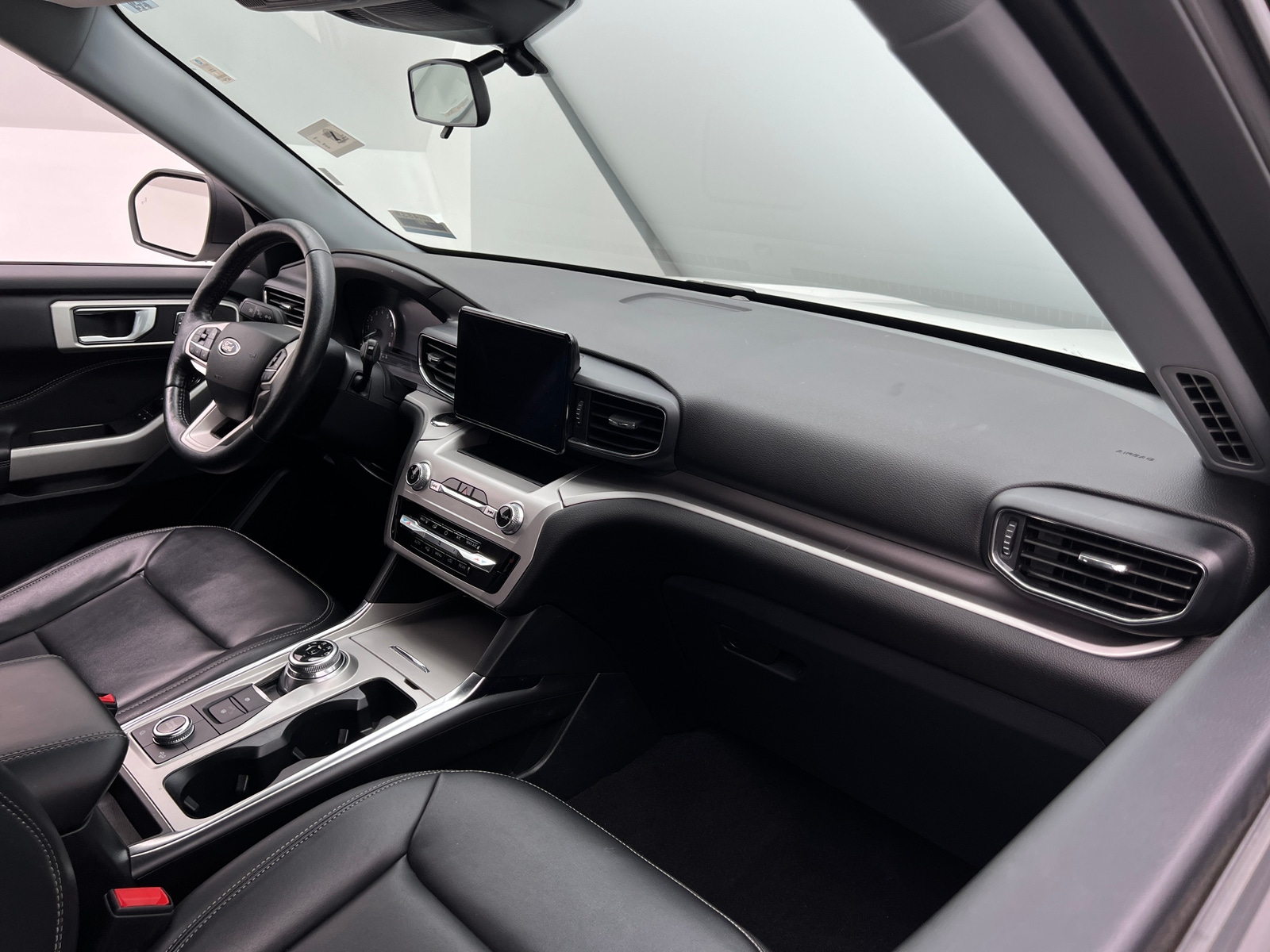 Thumbnail: 2022 Ford Explorer - 3