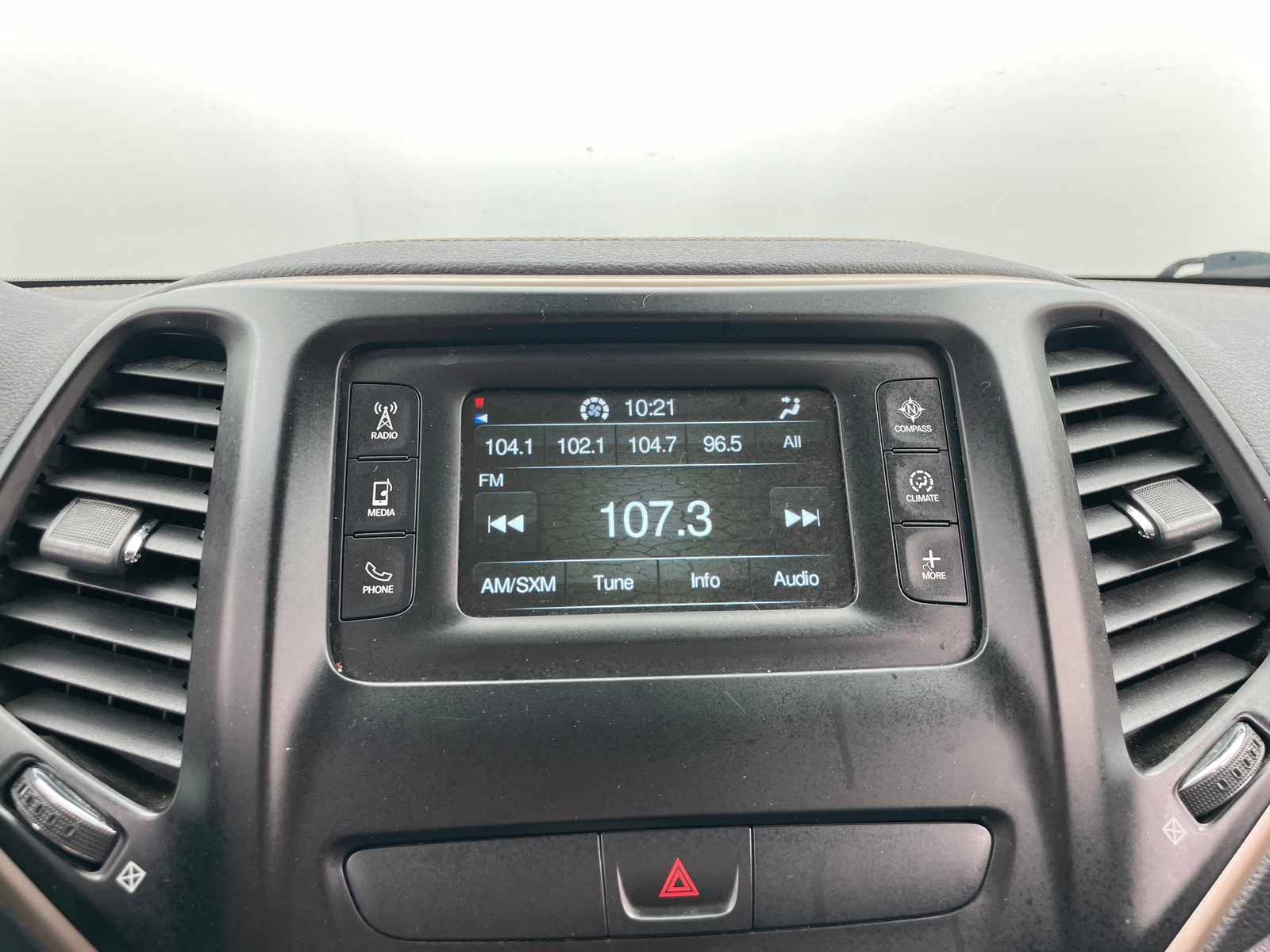 Thumbnail: 2017 Jeep Cherokee - 4