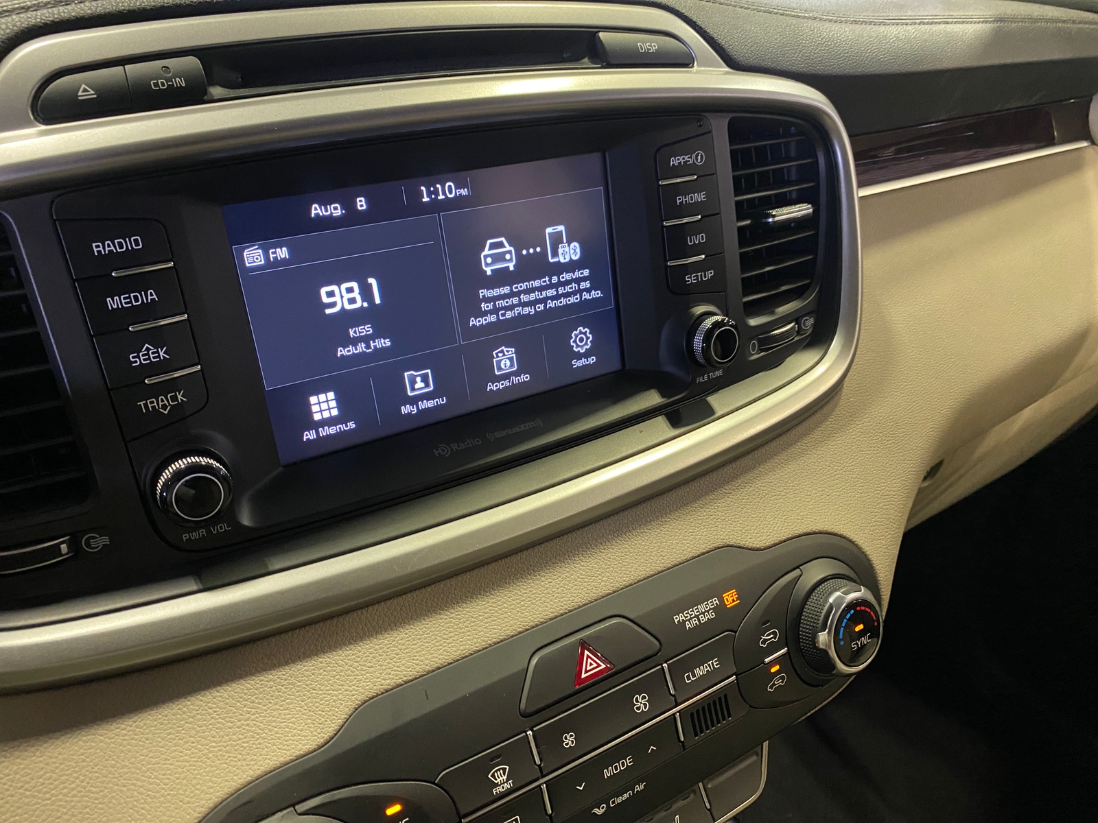 Thumbnail: 2017 Kia Sorento - 4