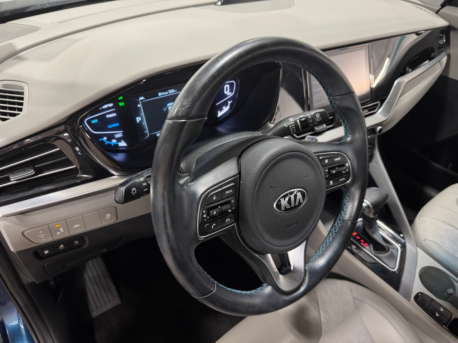 Thumbnail: 2020 Kia Niro - 3