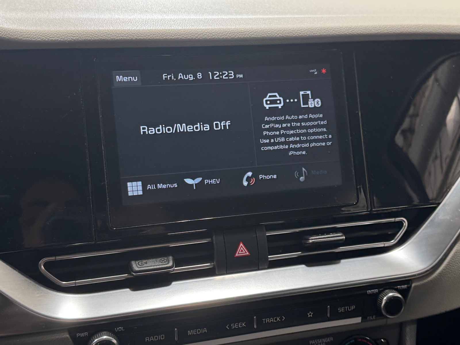 Thumbnail: 2020 Kia Niro - 4