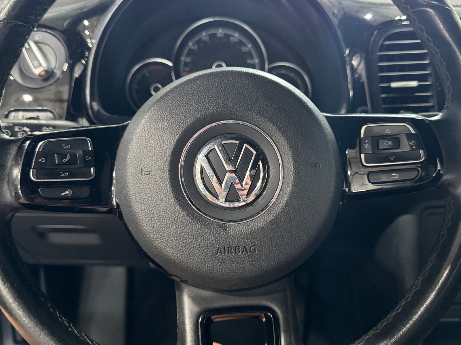 Thumbnail: 2019 Volkswagen Beetle - 5