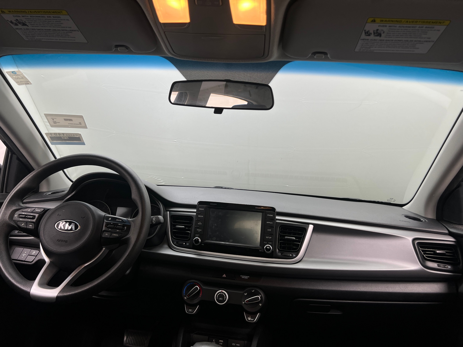 Thumbnail: 2020 Kia Rio - 3