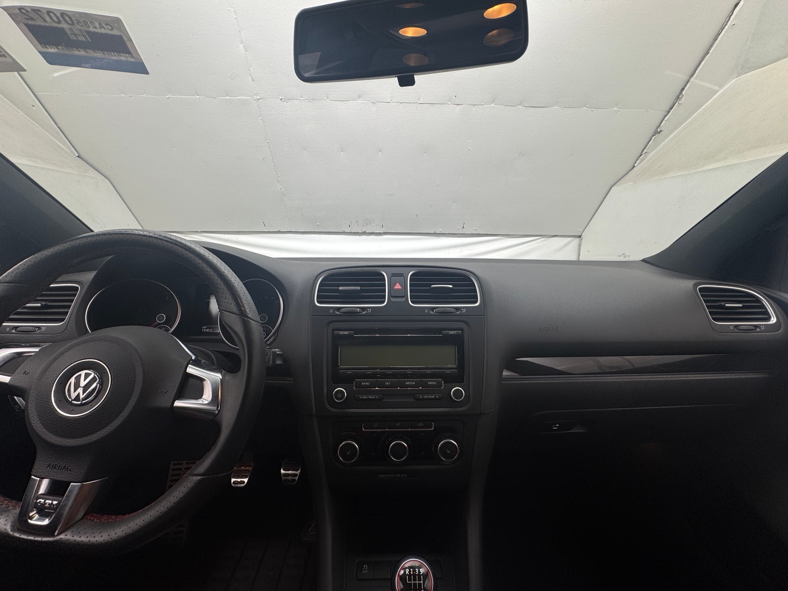 Thumbnail: 2011 Volkswagen Golf - 3