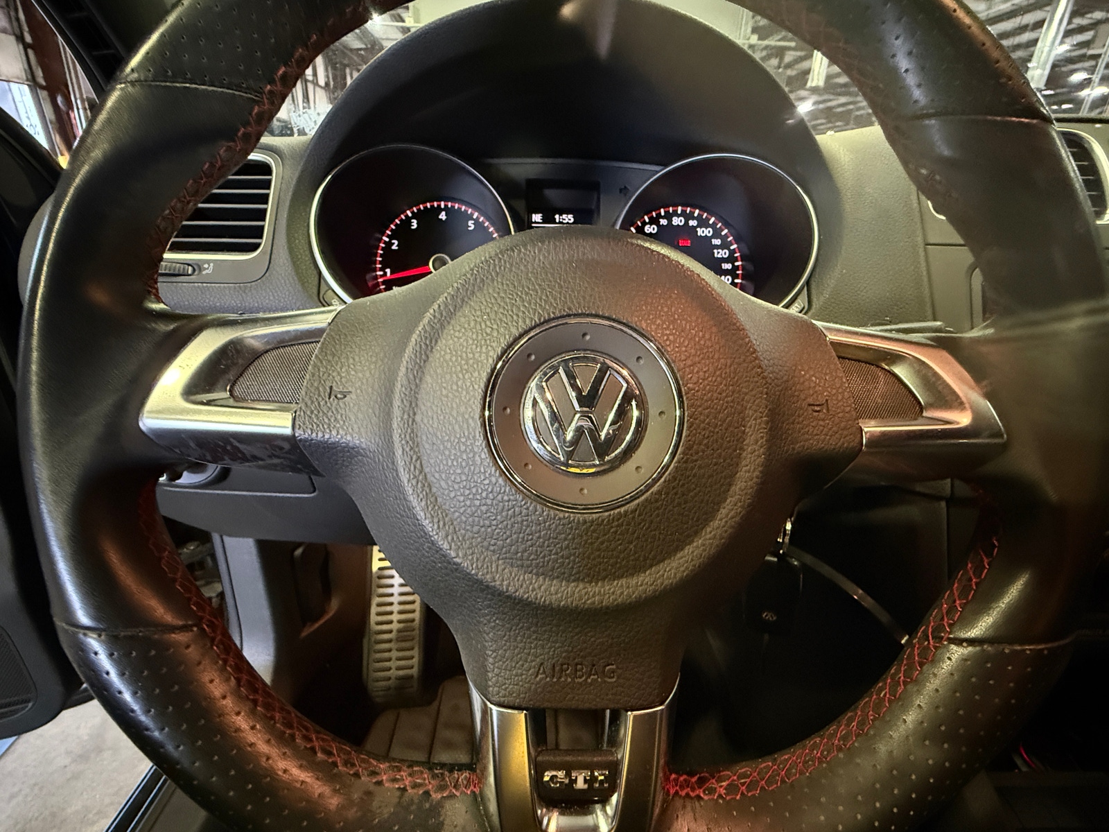 Thumbnail: 2011 Volkswagen Golf - 5
