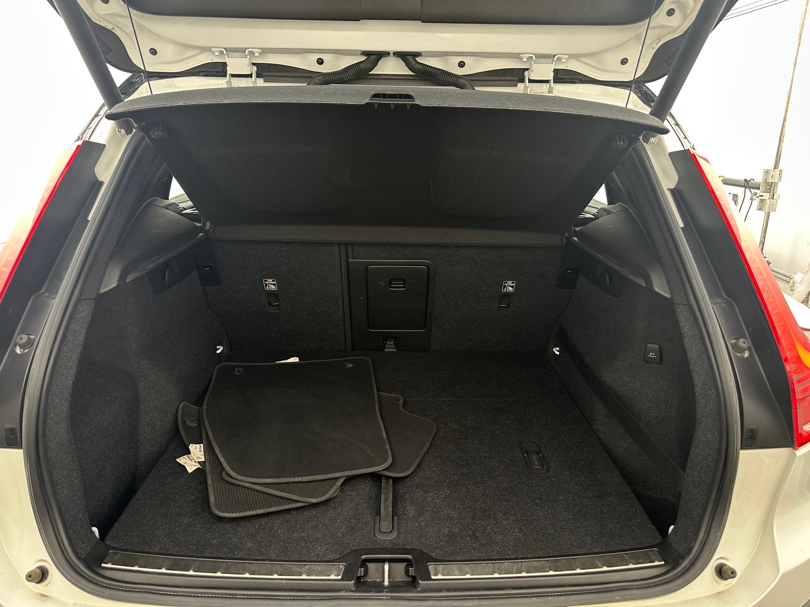 Thumbnail: 2019 Volvo XC40 - 6