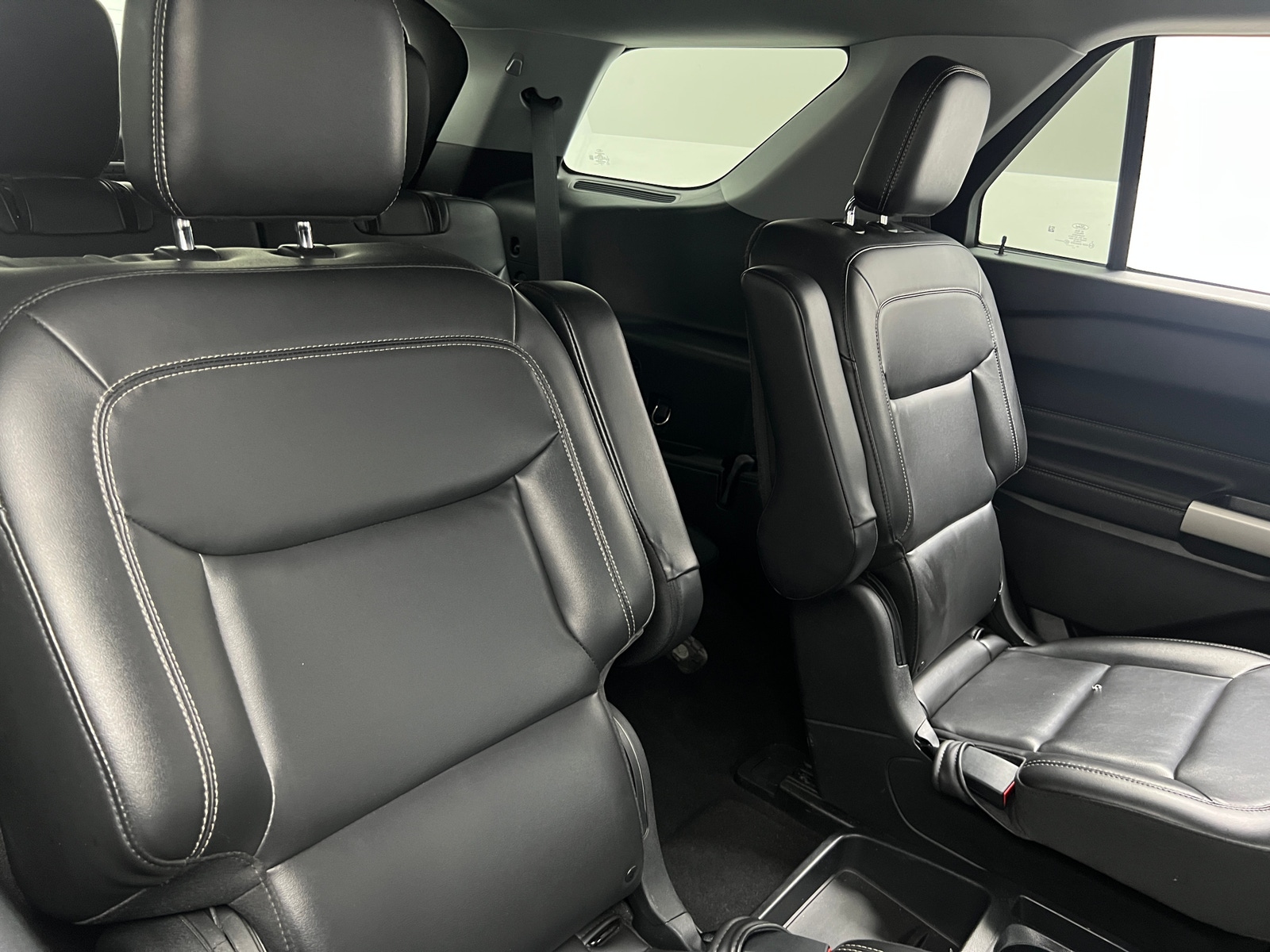 Thumbnail: 2021 Ford Explorer - 5
