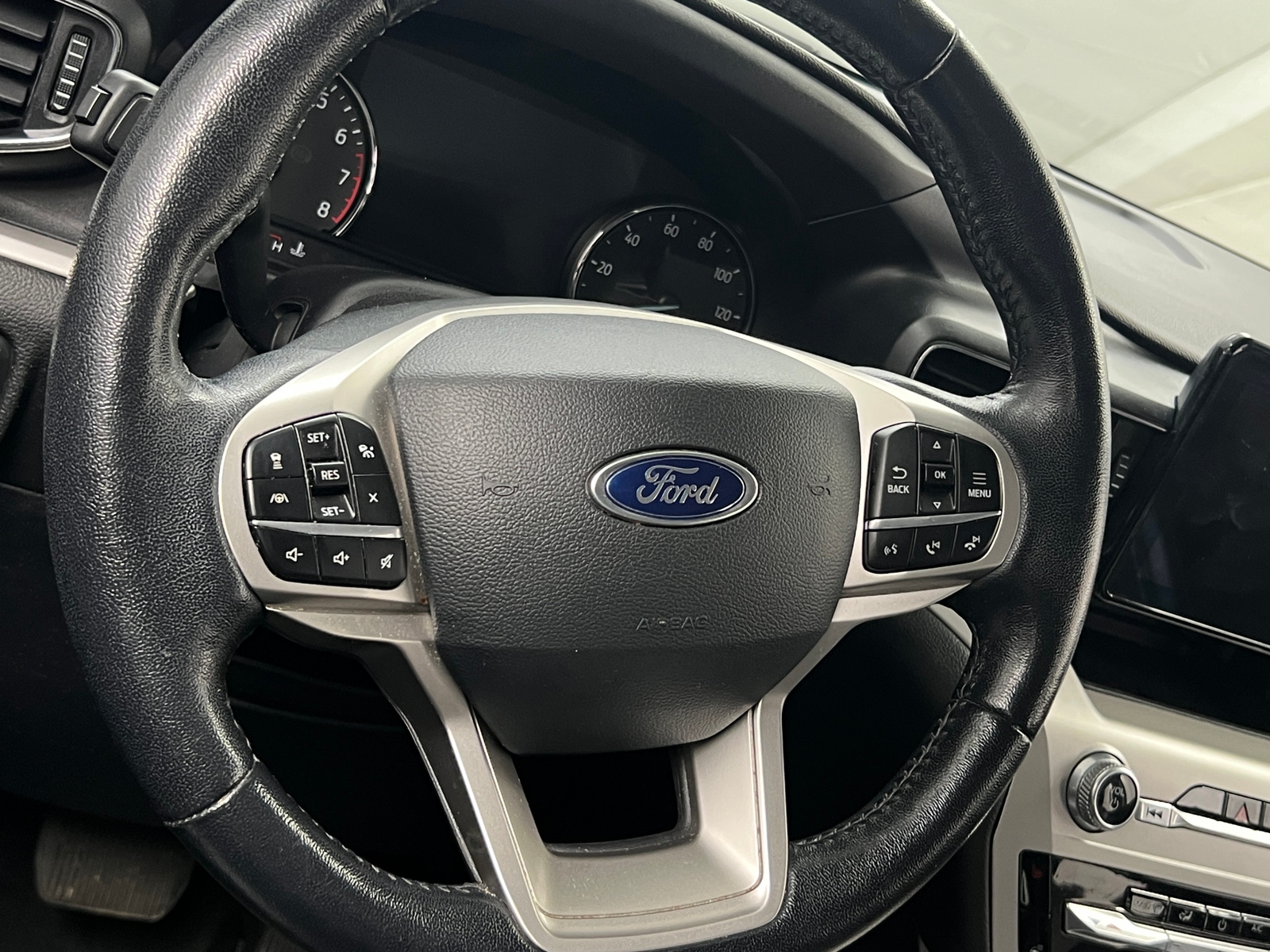 Thumbnail: 2021 Ford Explorer - 4