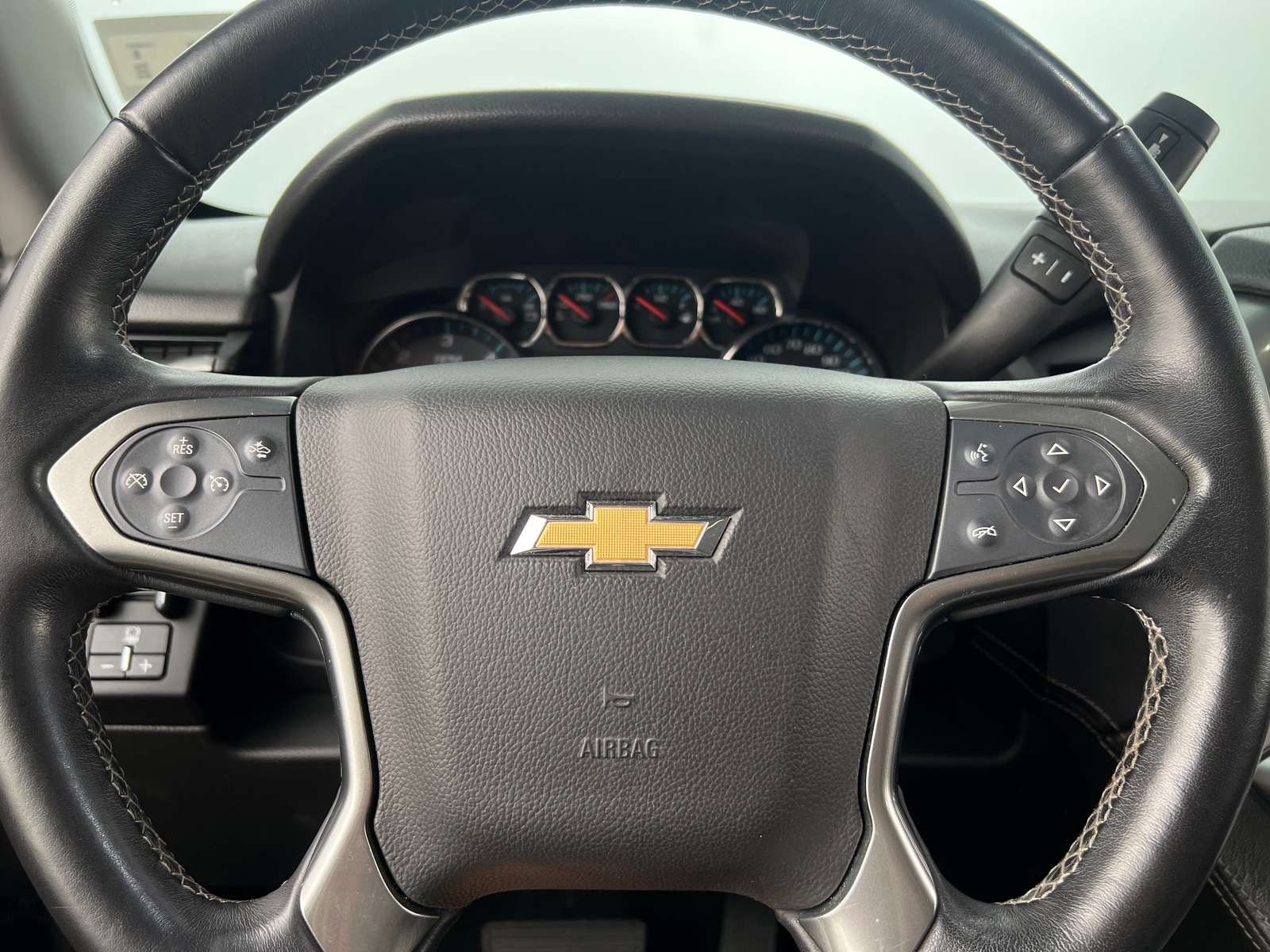 Thumbnail: 2019 Chevrolet Suburban - 5