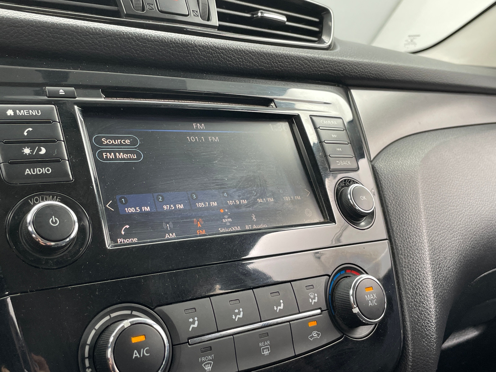 Thumbnail: 2019 Nissan Rogue Sport - 4