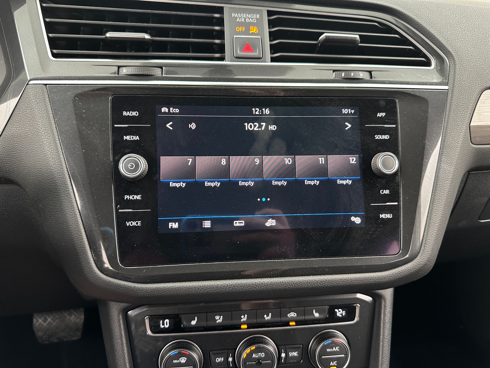 Thumbnail: 2018 Volkswagen Tiguan - 3