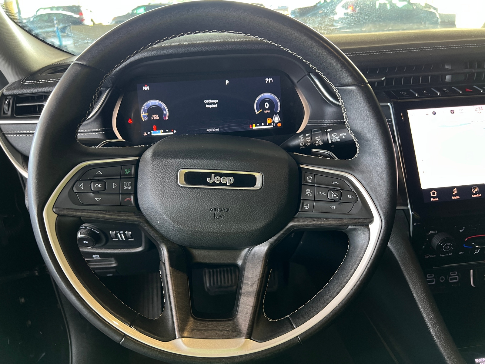 Thumbnail: 2022 Jeep Grand Cherokee L - 4