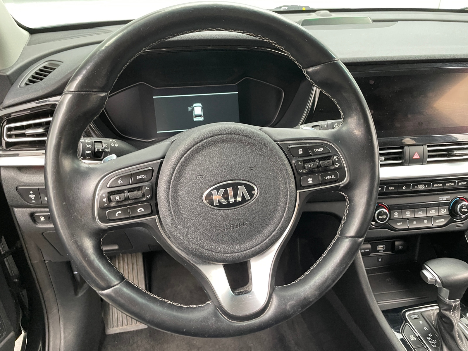 Thumbnail: 2020 Kia Niro - 4