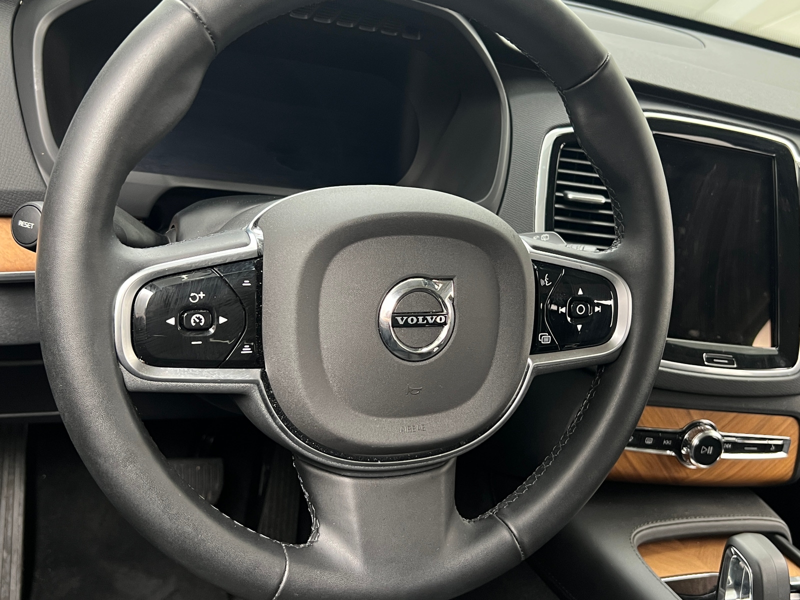 Thumbnail: 2025 Volvo XC90 - 4