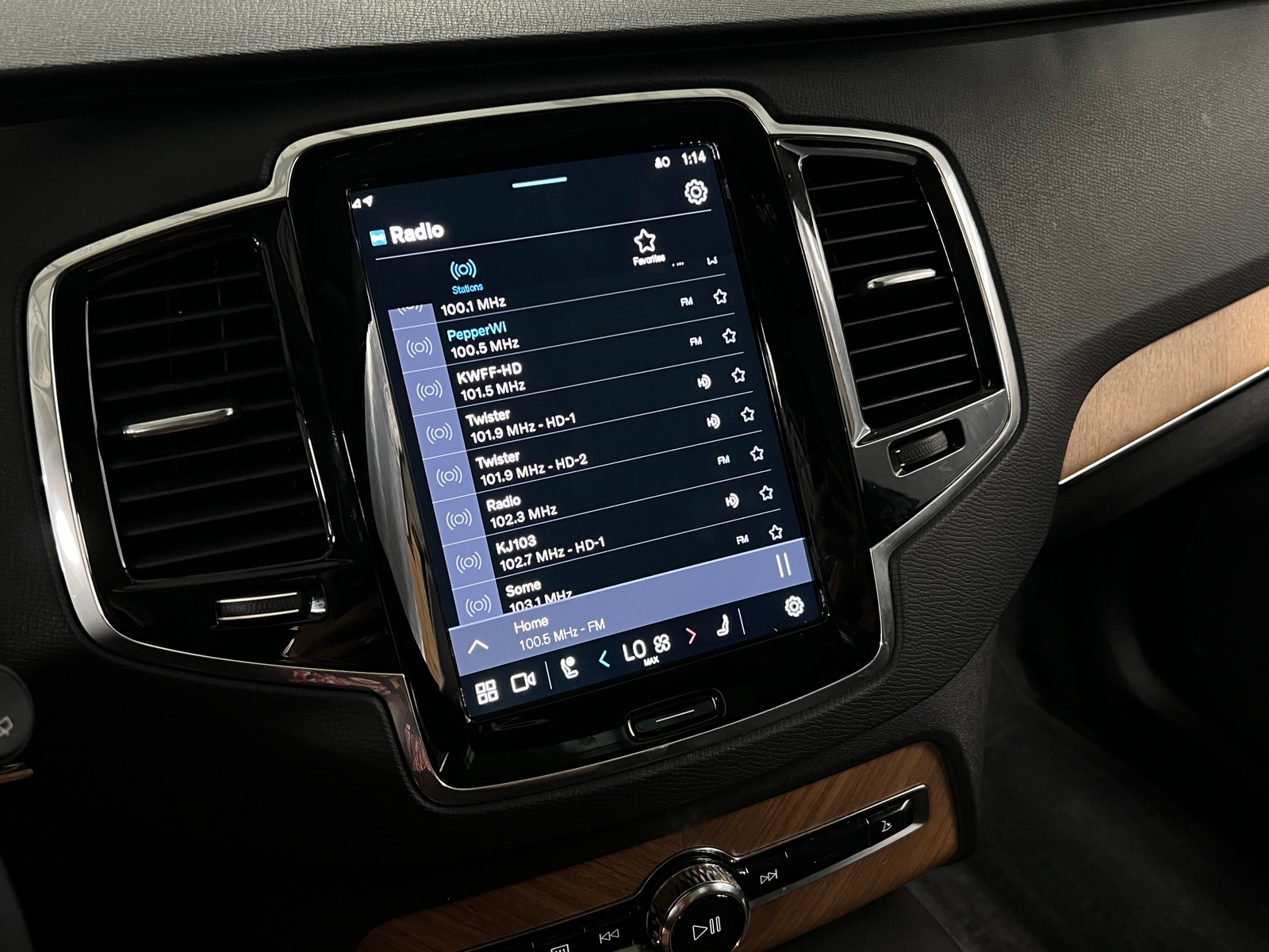 Thumbnail: 2023 Volvo XC90 - 3