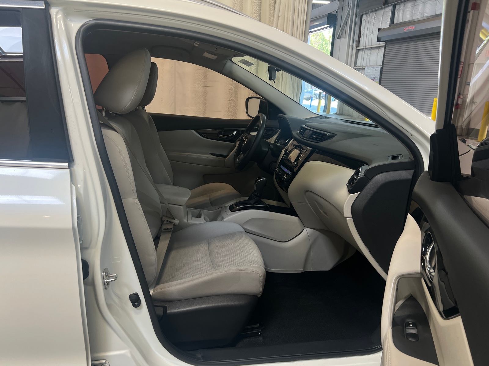 Thumbnail: 2018 Nissan Rogue Sport - 2