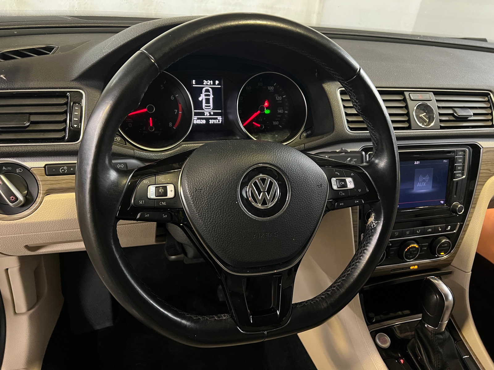 Thumbnail: 2016 Volkswagen Passat - 4