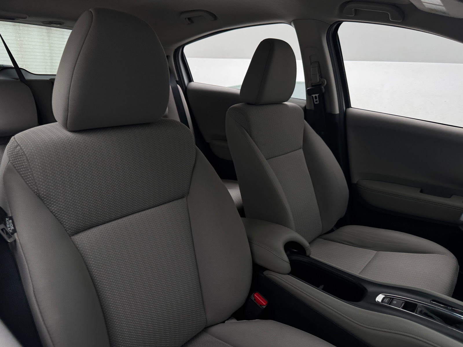 Thumbnail: 2016 Honda HR-V - 2