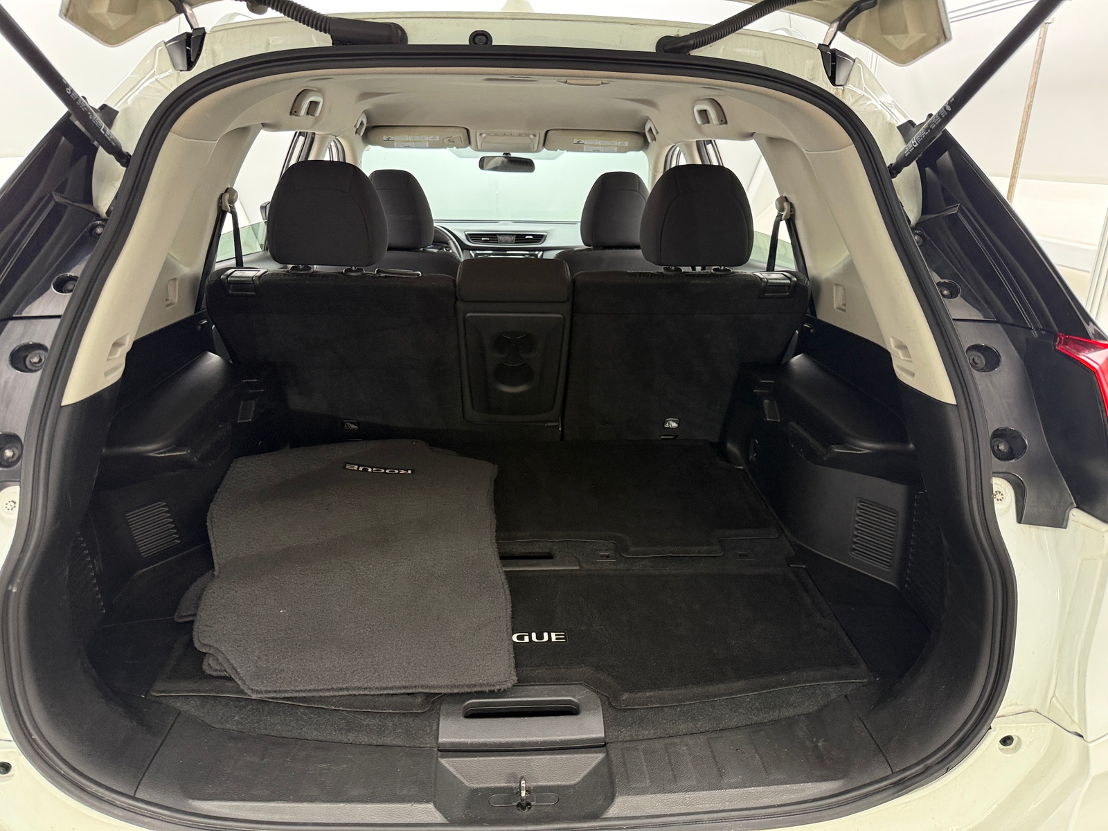 Thumbnail: 2017 Nissan Rogue - 7