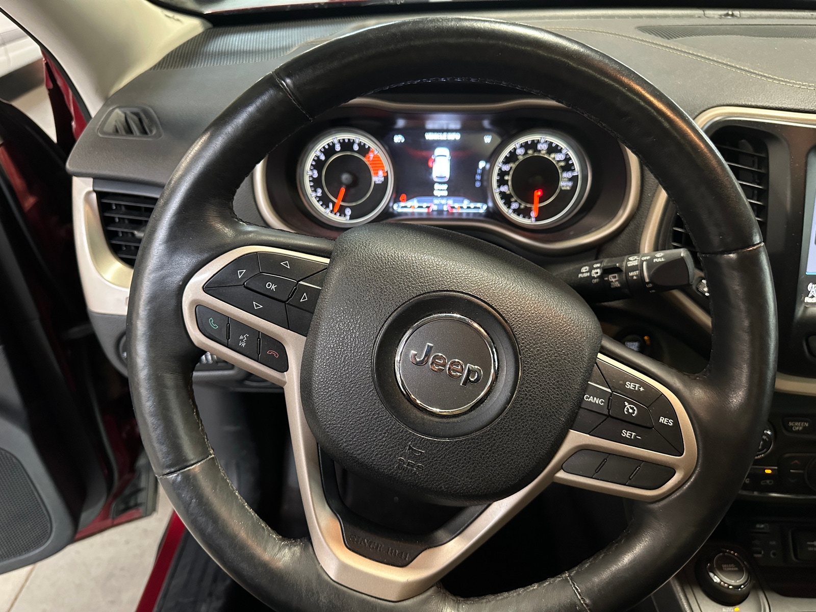 Thumbnail: 2017 Jeep Cherokee - 4