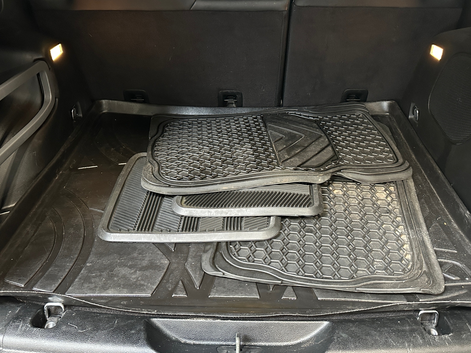 Thumbnail: 2017 Jeep Cherokee - 6