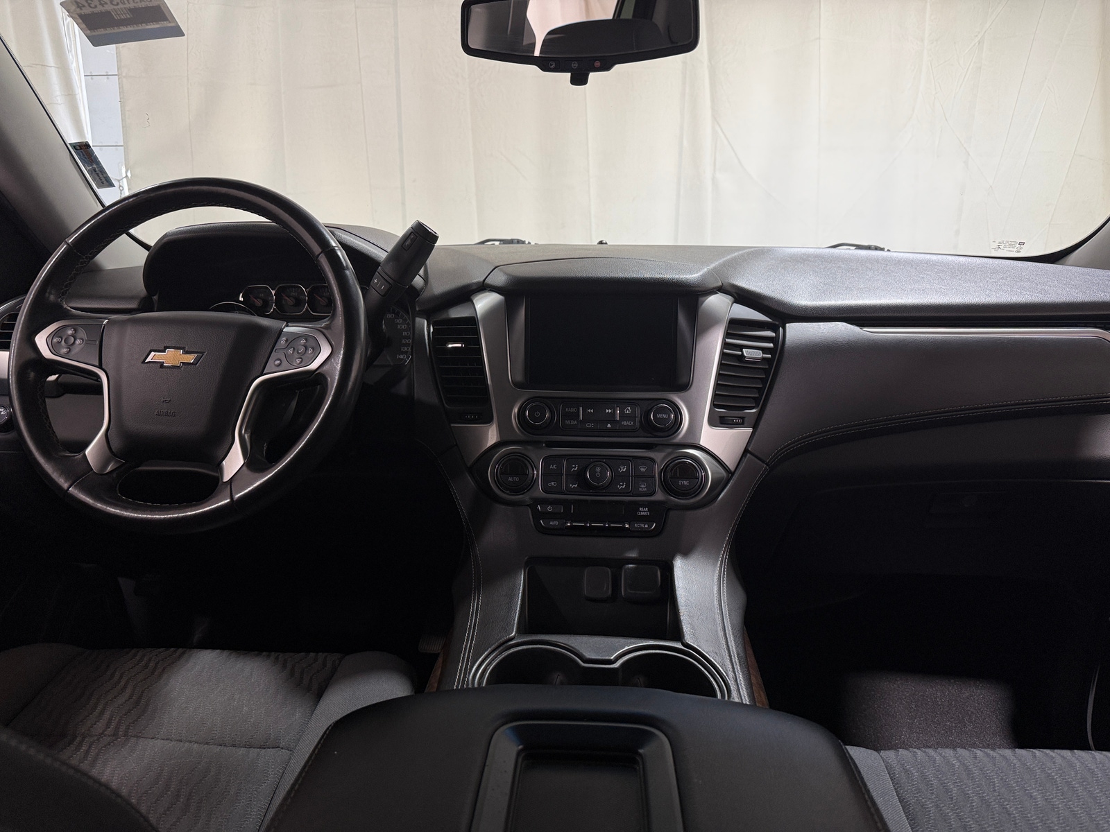 Thumbnail: 2019 Chevrolet Tahoe - 3