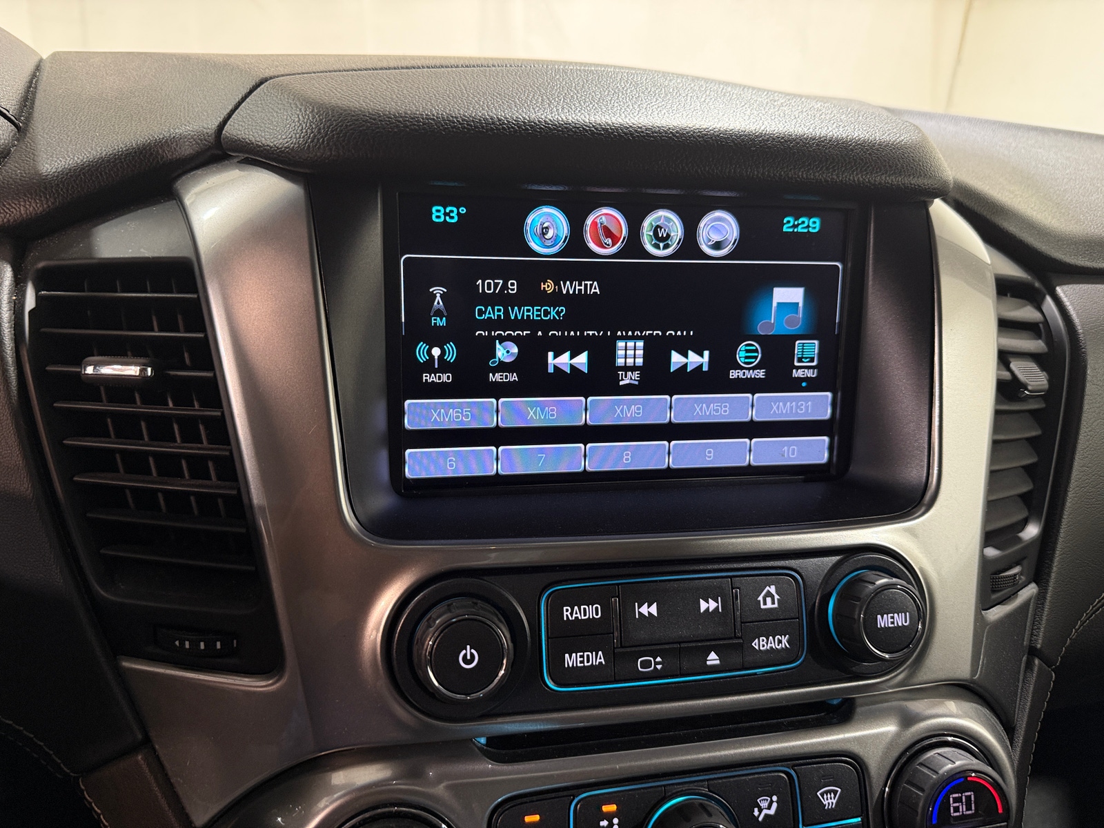 Thumbnail: 2019 Chevrolet Tahoe - 4
