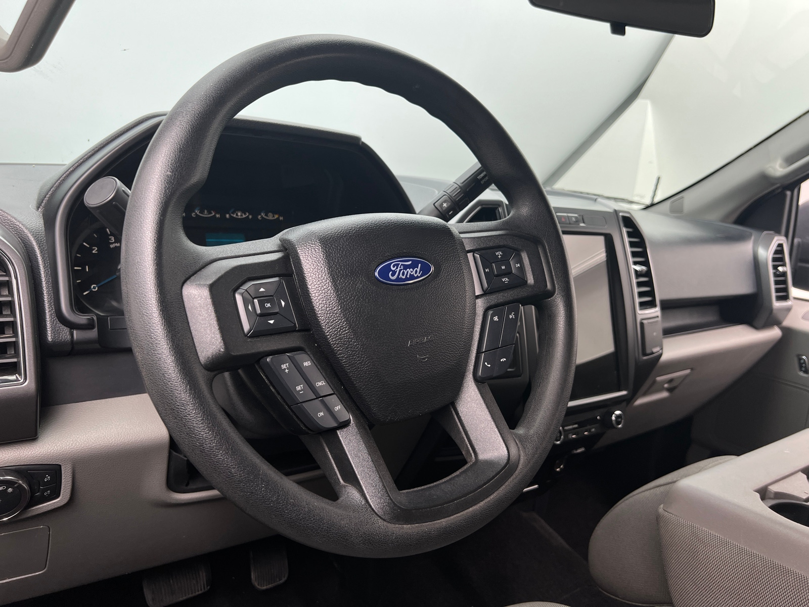 Thumbnail: 2017 Ford Econoline - 5