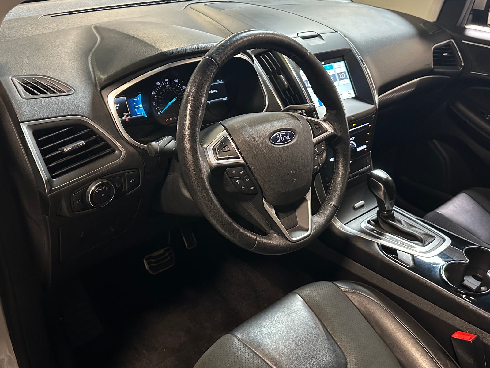 Thumbnail: 2016 Ford Edge - 2