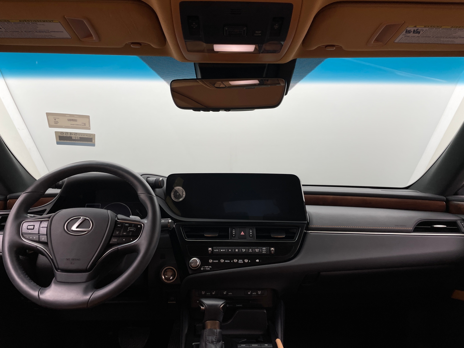 Thumbnail: 2022 Lexus ES - 2