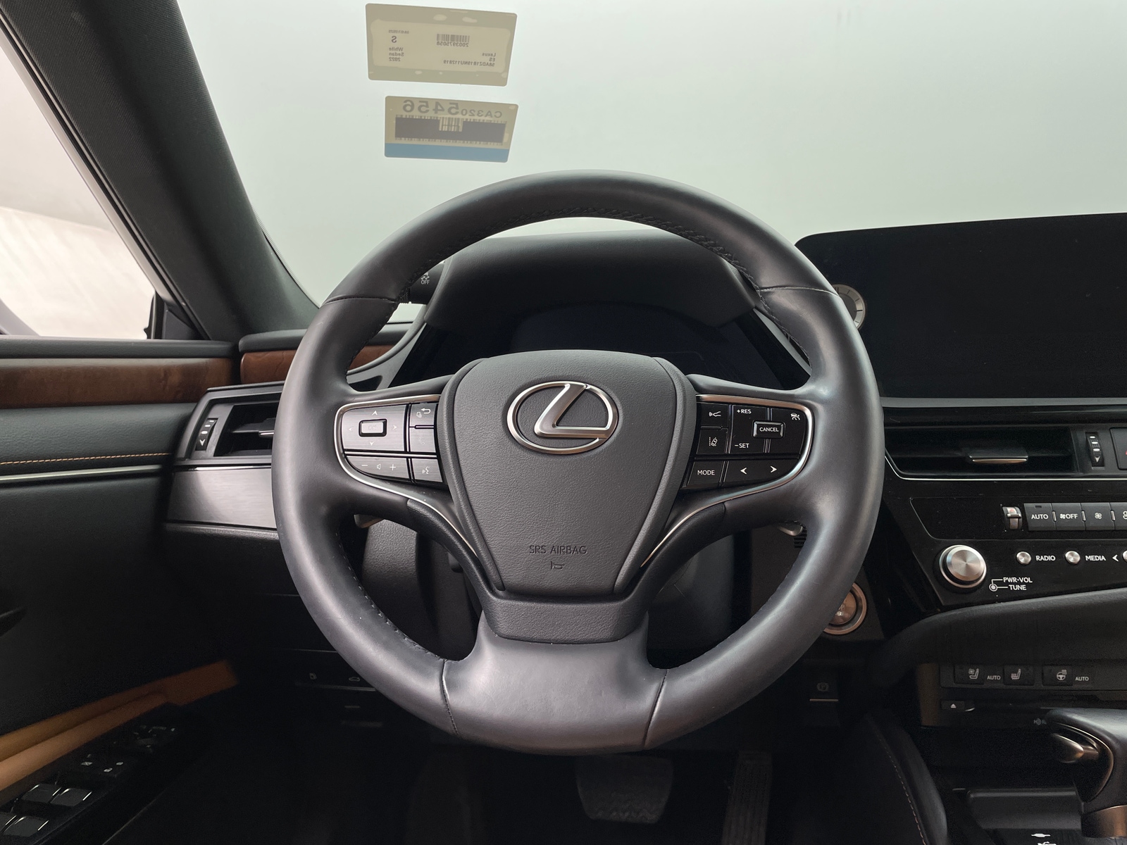 Thumbnail: 2022 Lexus ES - 4