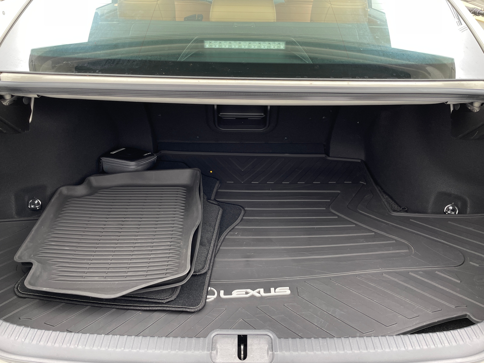 Thumbnail: 2022 Lexus ES - 6