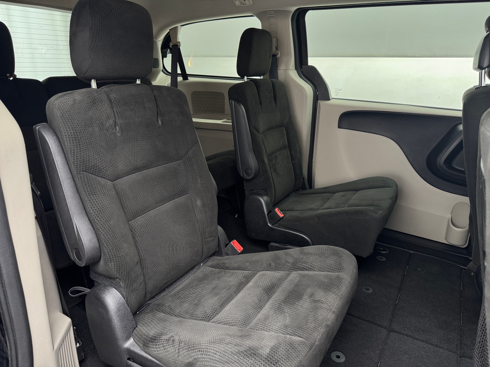 Thumbnail: 2016 Dodge Grand Caravan - 6