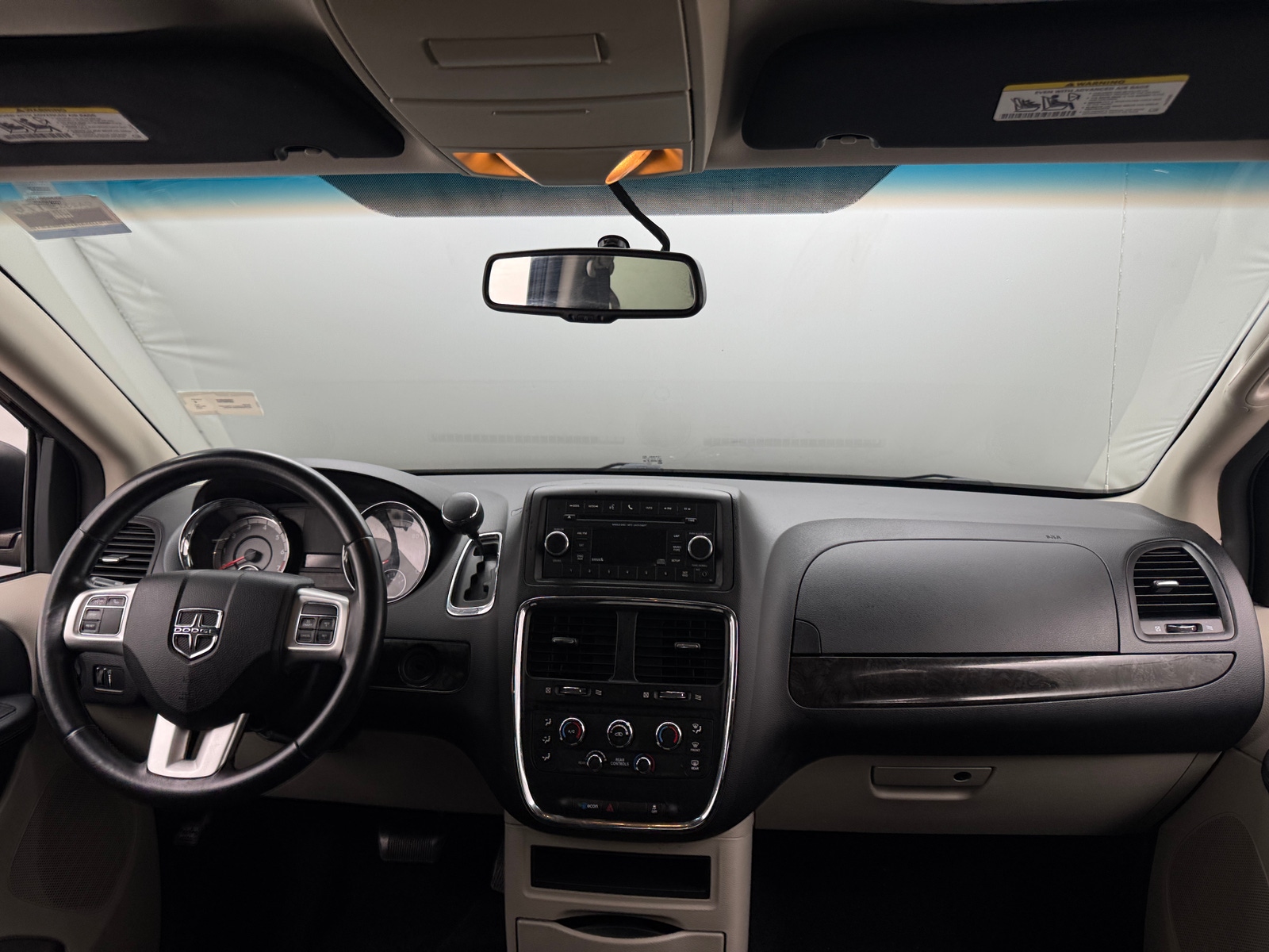 Thumbnail: 2016 Dodge Grand Caravan - 3