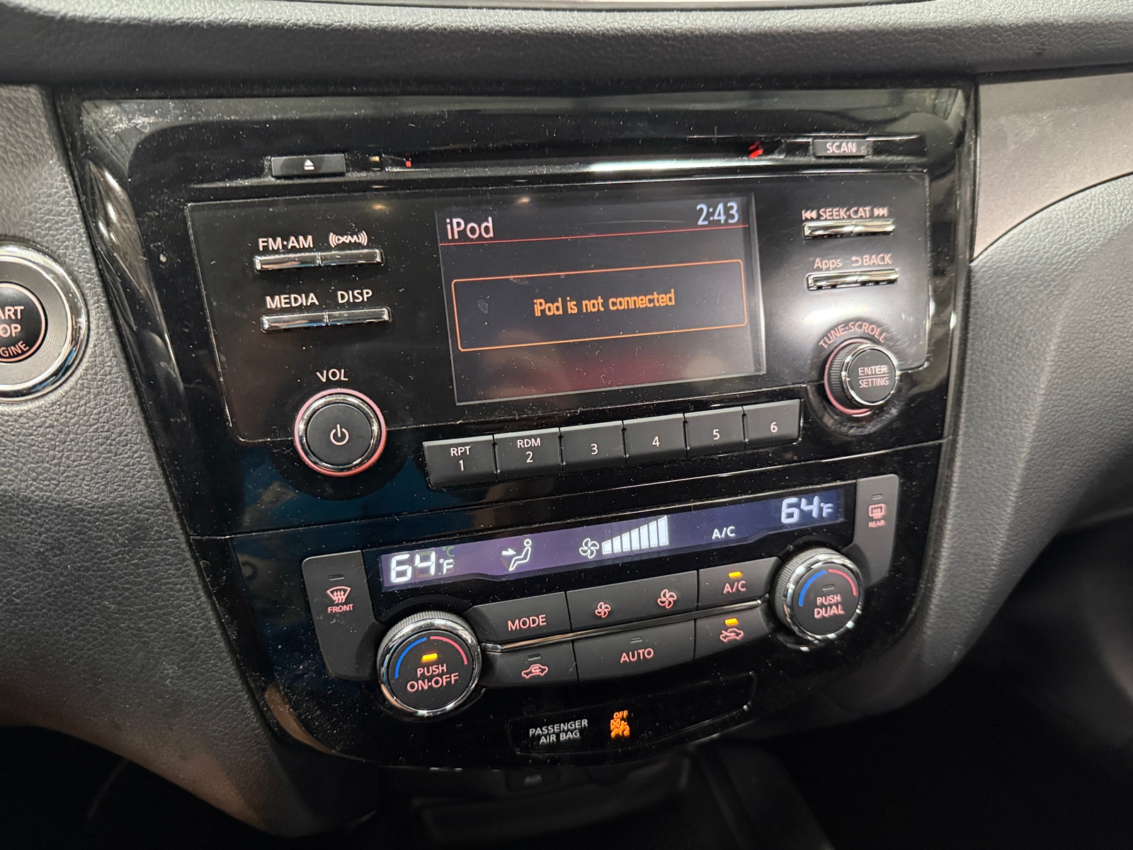 Thumbnail: 2016 Nissan Rogue - 4