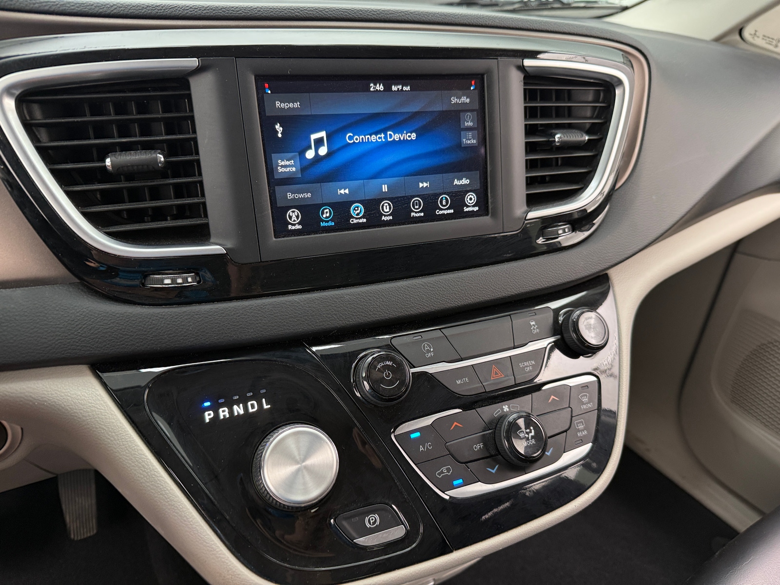 Thumbnail: 2021 Chrysler Voyager - 3